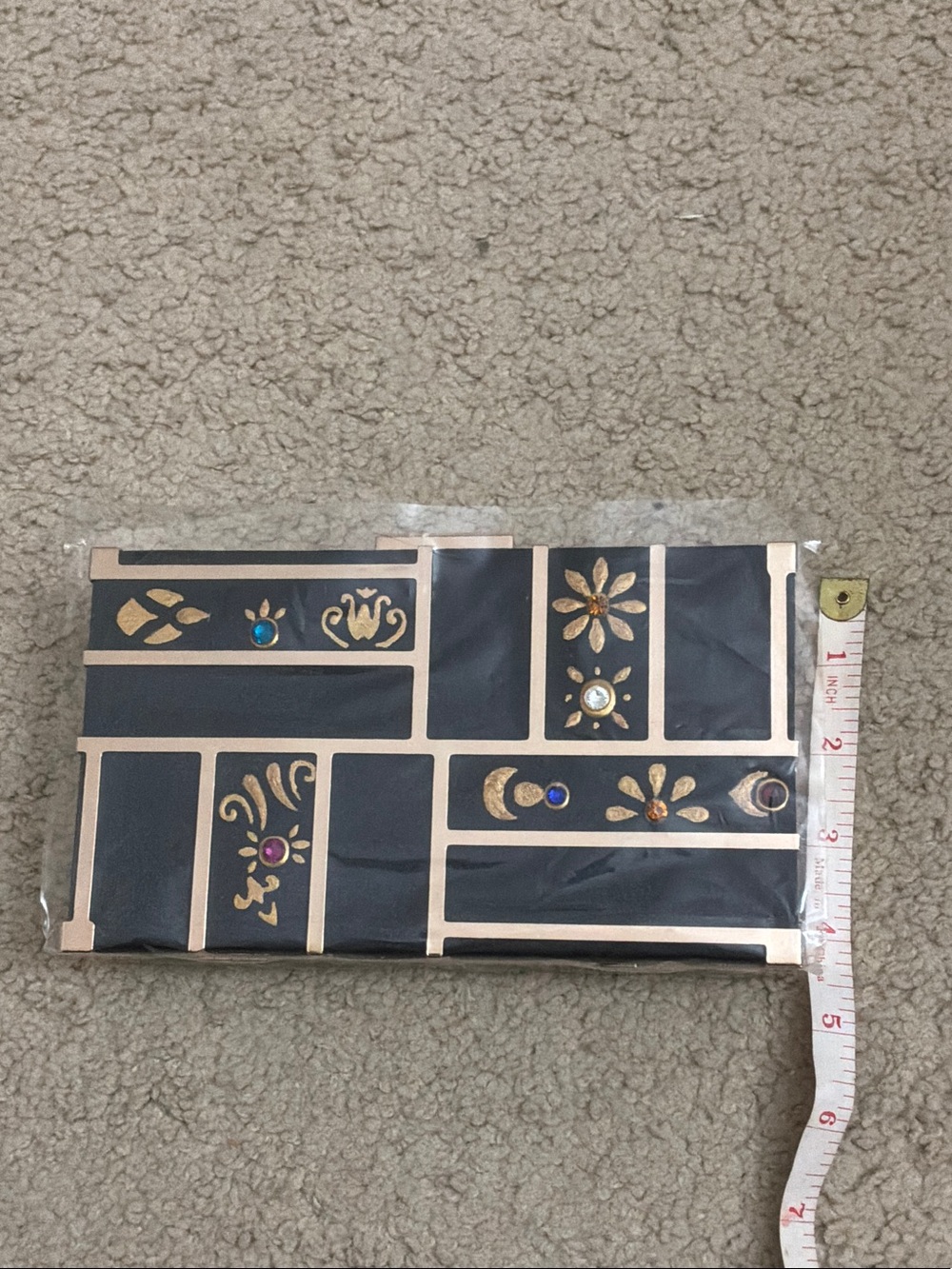 Elegant Black and Gold Decorative Clutch - Picture 4 of 10